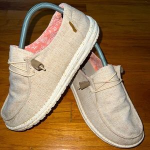 Hey Dude Wendy Pull On Shoes Chambray White Nut Wmns Sz 11 Mens Sz 9 EUC